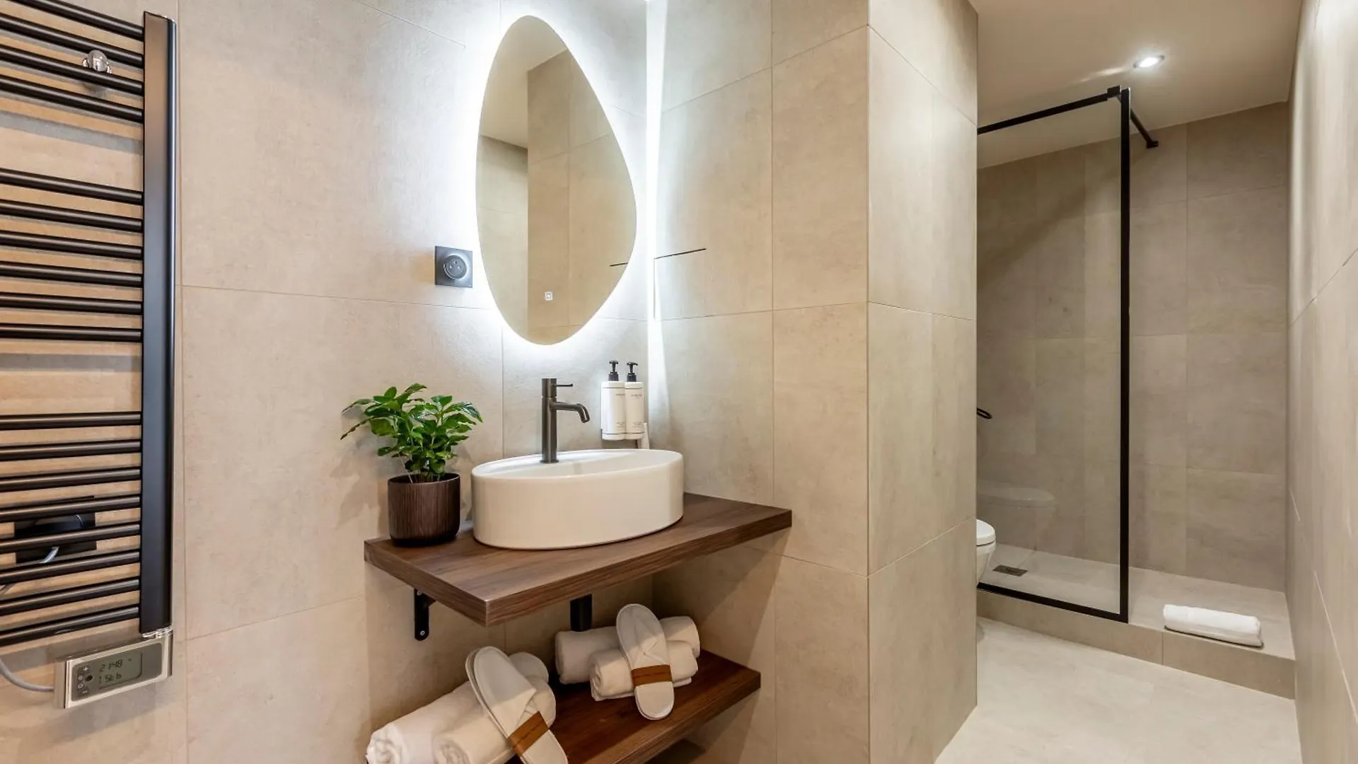 Le Monsieur By Sweett Otel Paris Fransa